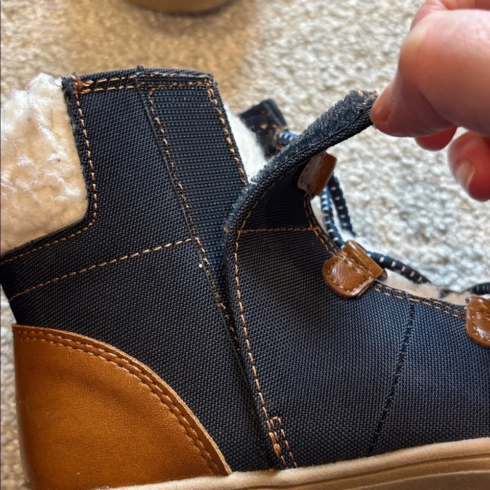 Old Navy Toddler Boy Canvas Sherpa-Trim High-Top Sneaker Boots